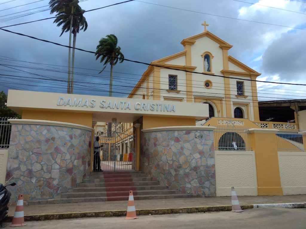 Fachada do Colégio Santa Cristina